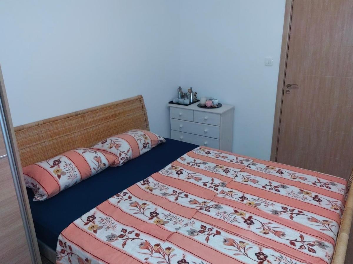 Stan Na Dan Niksic Apartamento Exterior foto