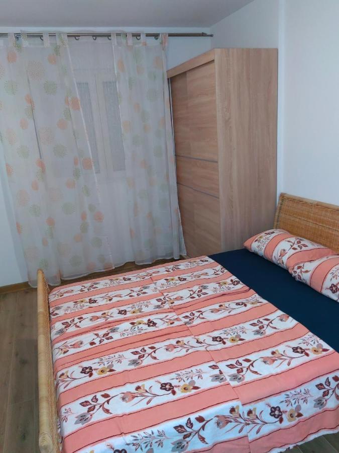 Stan Na Dan Niksic Apartamento Exterior foto